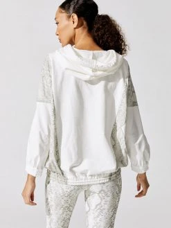 BEACH RIOT Stella Popover