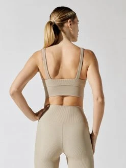 BEACH RIOT Sports Bras Leah Top