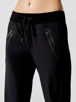 BLANC NOIR New Getaway Jogger