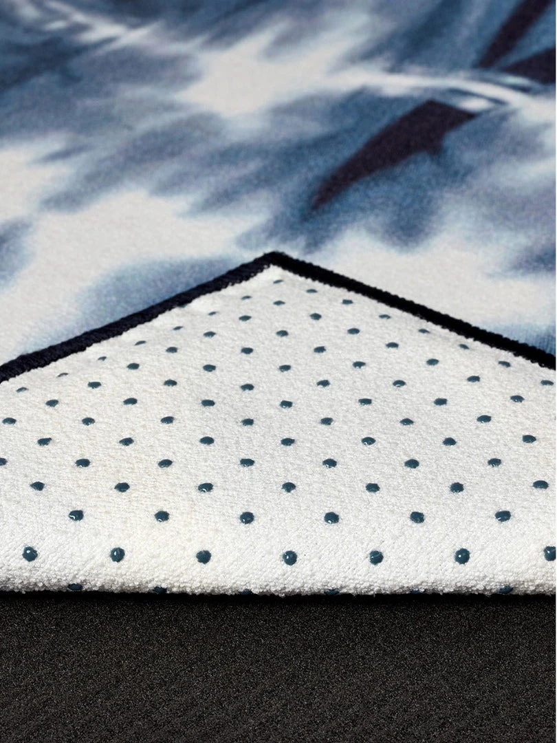 MANDUKA Violet Vision Yogitoes Skidless Towel 3 MANDUKA Violet Vision Yogitoes Skidless Towel