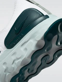 Nike React Phantom Run Flyknit 2 Sneaker 12 Nike React Phantom Run Flyknit 2 Sneaker