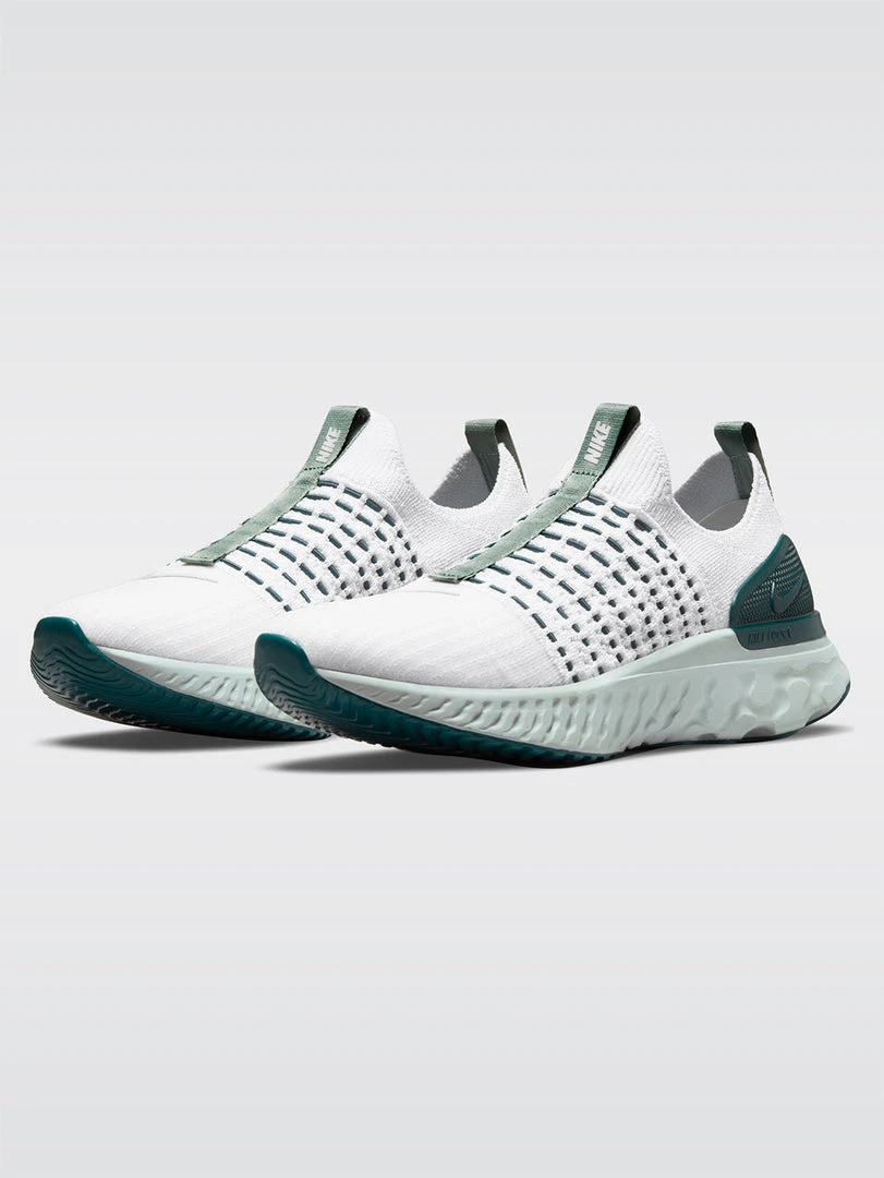 Nike React Phantom Run Flyknit 2 Sneaker 2 Nike React Phantom Run Flyknit 2 Sneaker