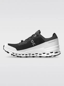 ON Cloudultra Sneaker The Essential Capsule