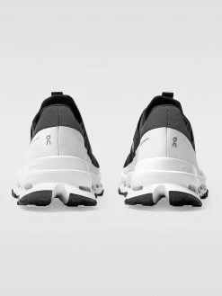ON Cloudultra Sneaker The Essential Capsule