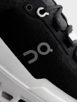 ON Cloudultra Sneaker The Essential Capsule