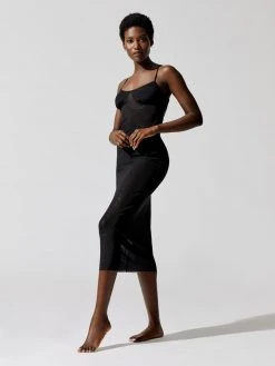 WEWOREWHAT Scoop Back Maxi Dress