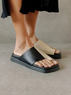 ALOHAS NEW Toe Ring Flop Bicolor